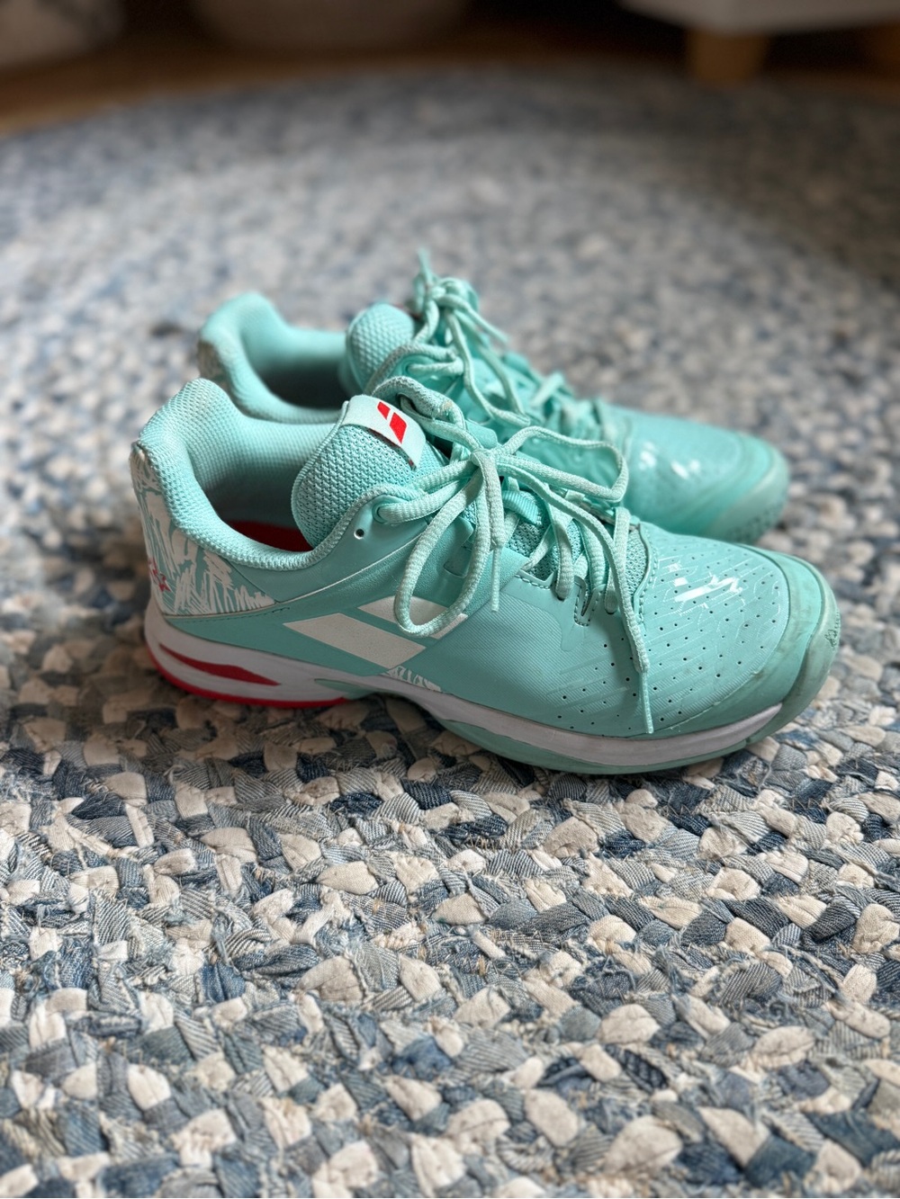 Babolat youth court tennis shoes size 5.5